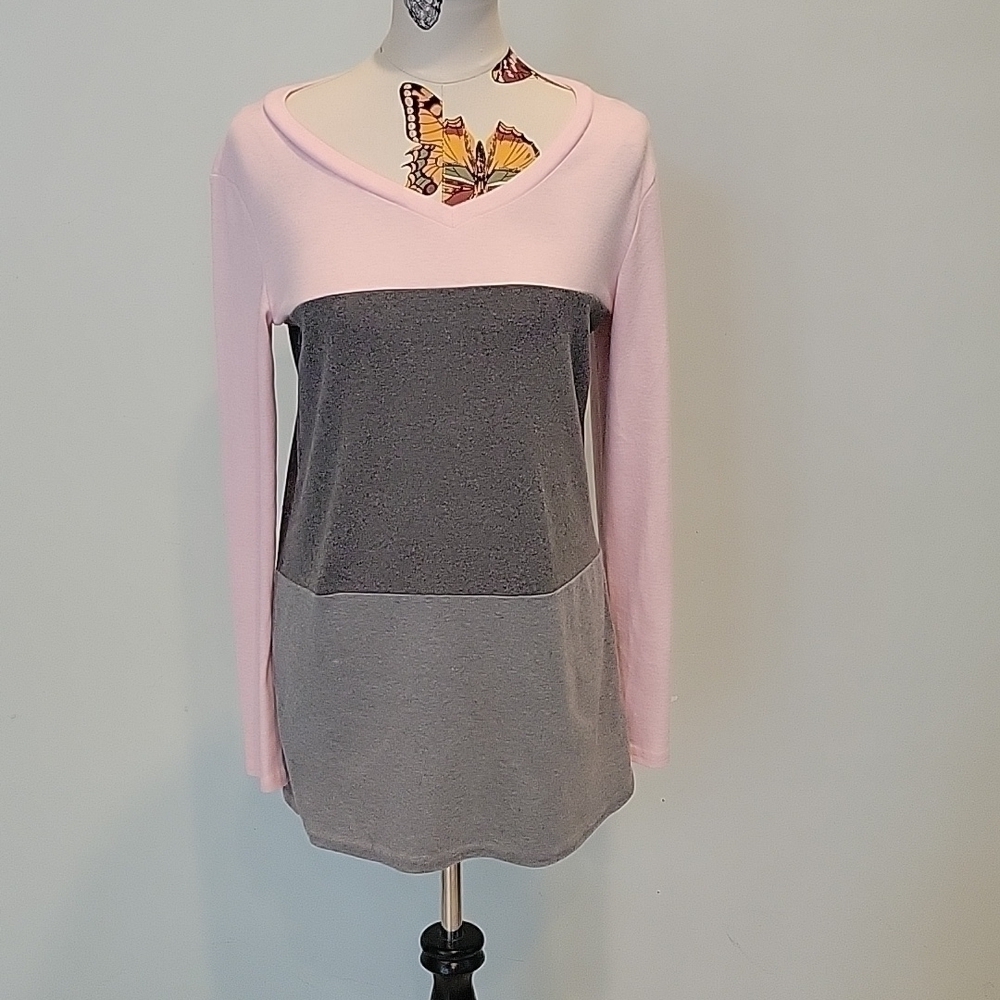 Yidarton pink and gray long sleeved tshit  lounge wear size small